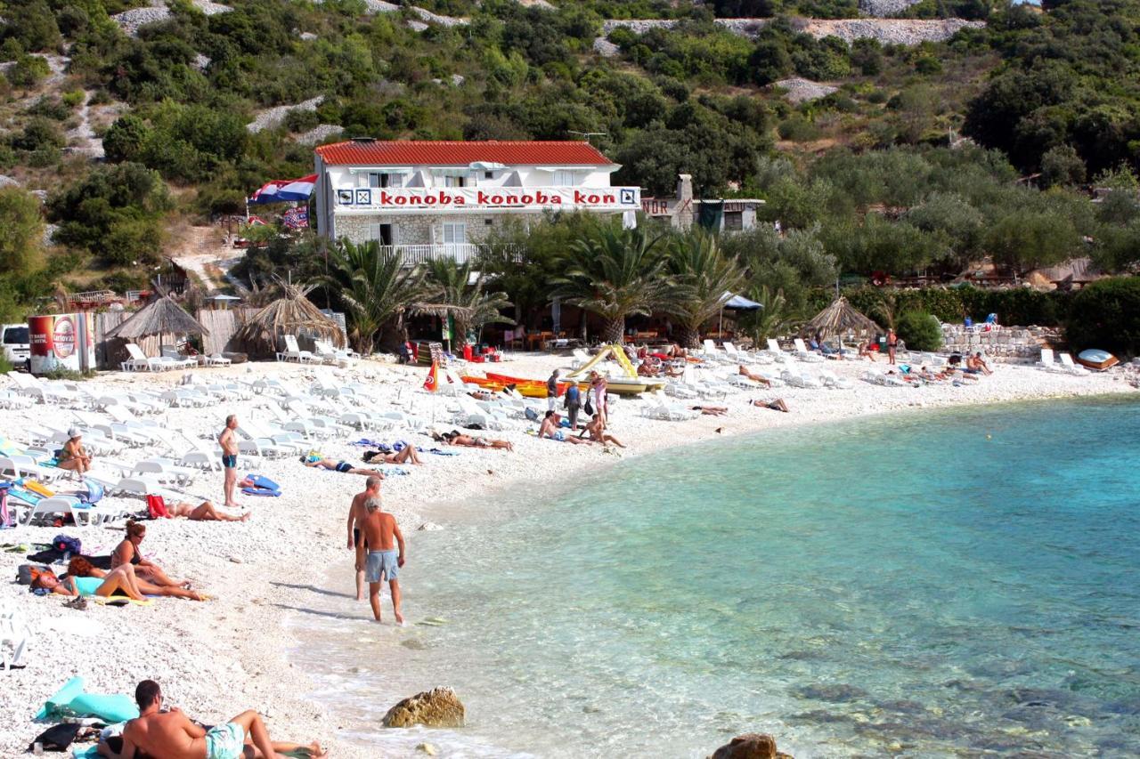 Double Hvar 8785a Gostinjska kuća 3*