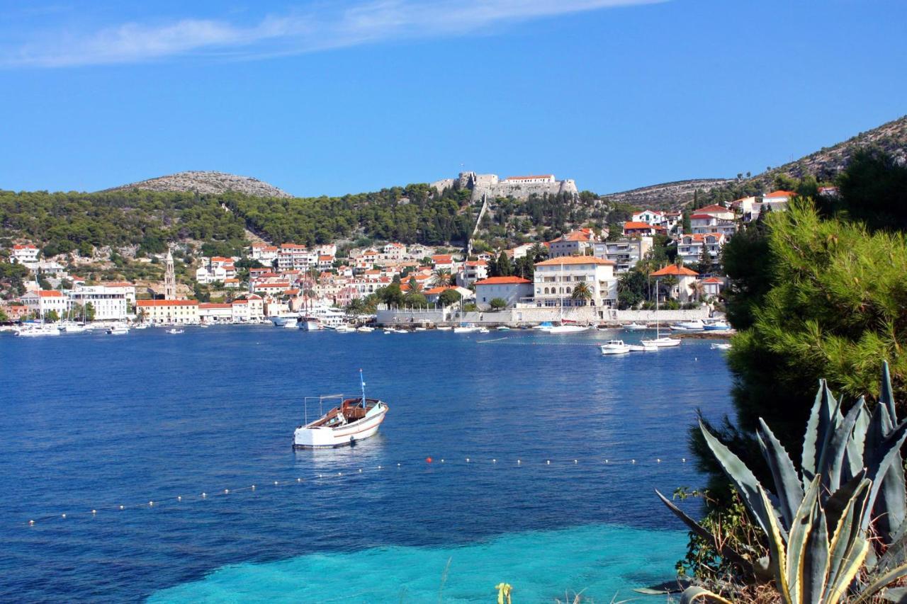 Gostinjska kuća Double Hvar 8785a 3*
